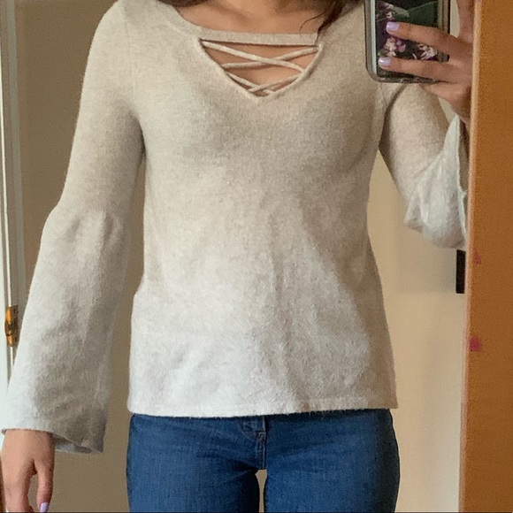Sweater - Picture 1 of 4